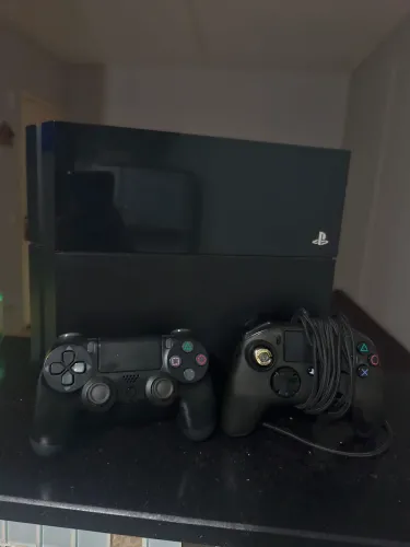 PlayStation 4 (PS4) Fat Black - Com 2 Controles