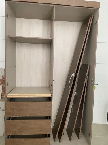Guarda-roupa usado