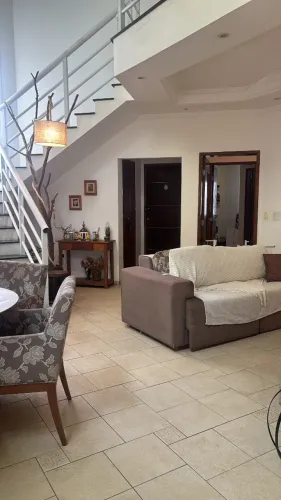 Casa em condomínio