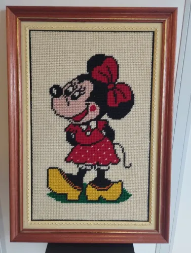 Quadro Bordado Minnie 50 x 70