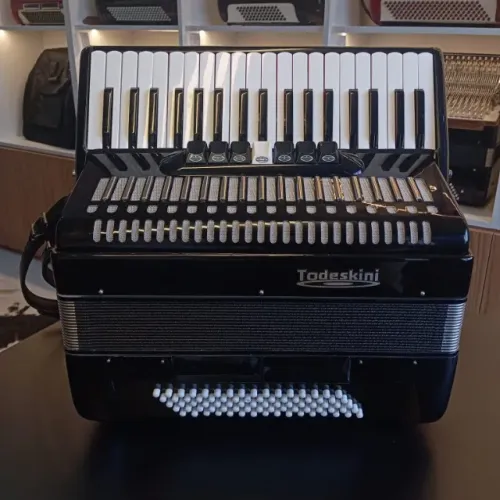 Todeskini 80 Baixos Terça de voz - Acordeon Gaita Sanfona