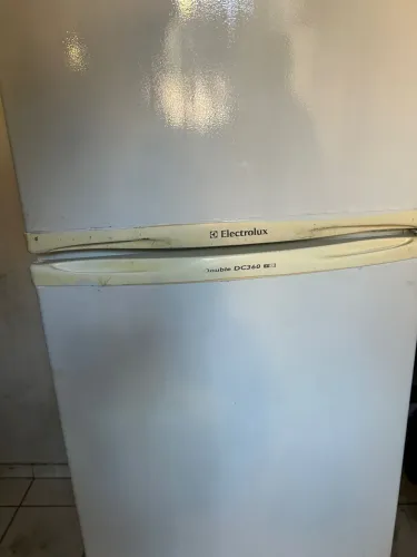 Geladeira Eletrolux (Frete Grátis)