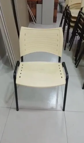 Vendo 38 cadeiras