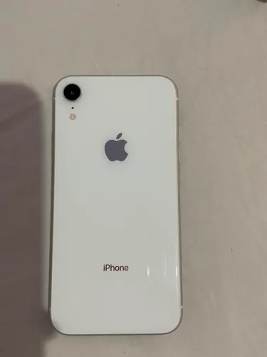 iPhone XR branco 64gb tudo original nada mexido ,vendo ou troco por outro