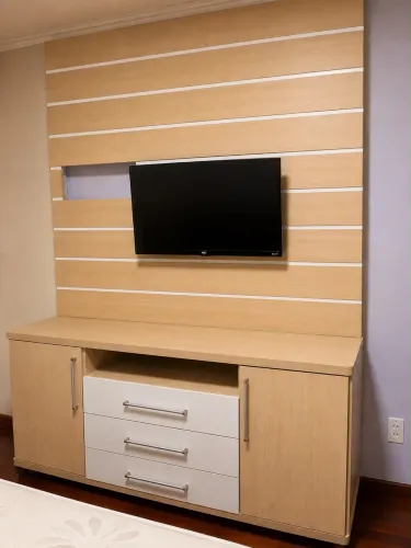Painel para TV com bancada