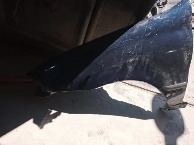 Vendo Paralama esquerdo de fiat palio 95/2002