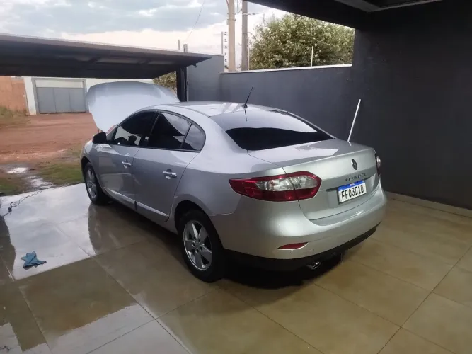 Renault Fluence Sed. Dynamique 2.0 16V Flex Aut. 2013
