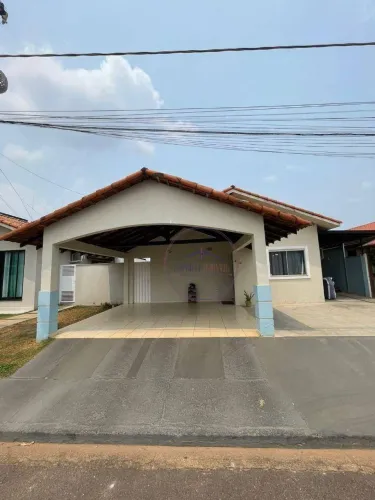Casa à Venda no Condomínio Flamboyant