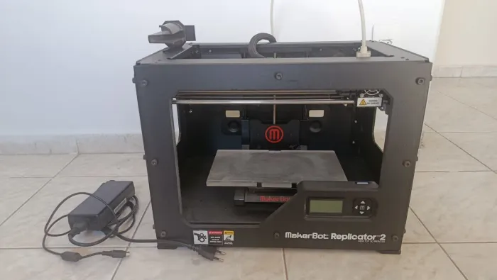Impressora 3 d makerbot replicator 2
