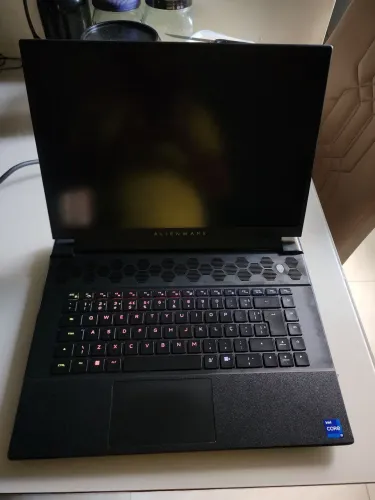 Alienware m16
