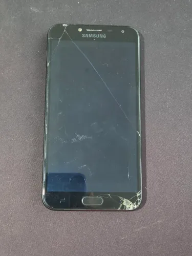 Celular J4