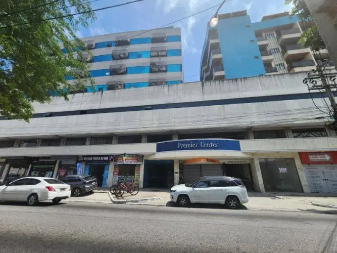 SALA COMERCIAL NO EDIFÍCIO PREMIER CENTER - LOCALIZAÇÃO ESTRATÉGICA