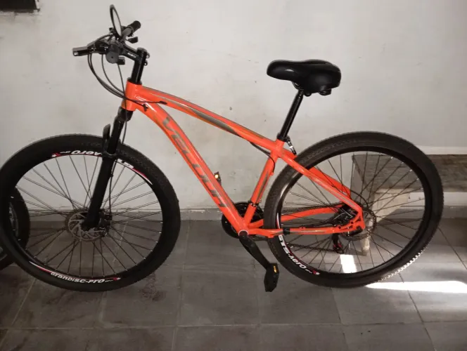 Bicicleta aro 29 freio a disco usada duas vezes