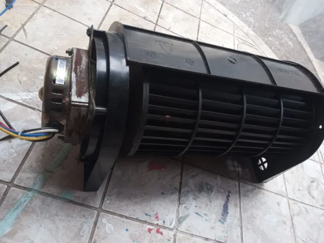 Motor com sistema de ventilação climatizador 