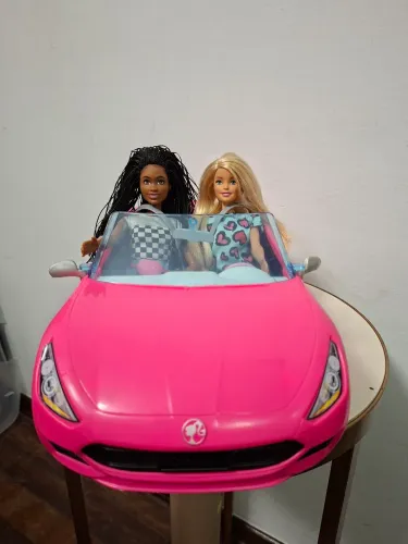 Barbie, Carro Conversível com 2 Barbies.