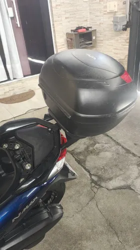 Bauleto 35 litros GIVI FLOW com suporte