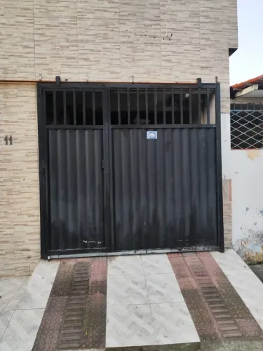Casa 2° pavimento de 3 quartos, acabamento fino.