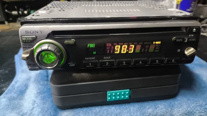 Rádio Sony CDX 4287 ** o CD não está lendo**