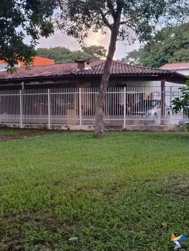 Asa Sul 713 - Casa de ESQUINA - Bom Estado - Exc. Localização
