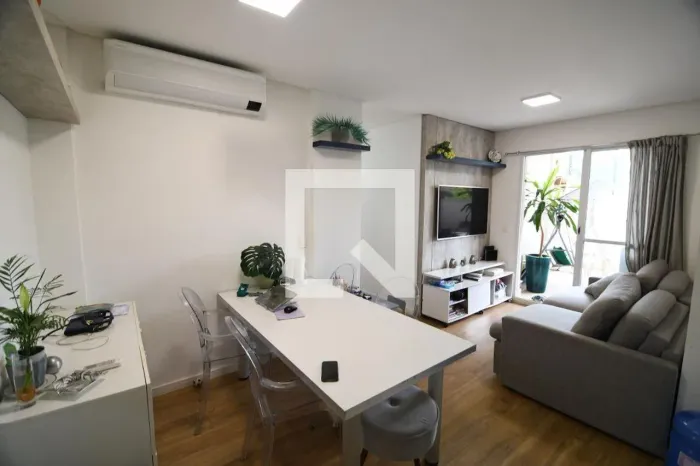 APARTAMENTO RESIDENTIAL em Campinas - São Paulo, Cambuí