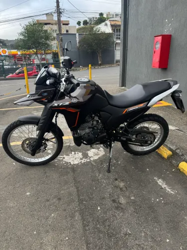 Vendo Lander 250 - impecável
