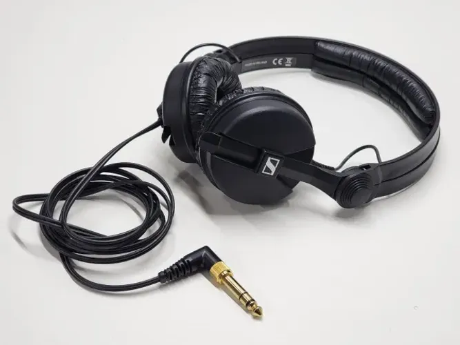 Fone de Ouvido Profissional Sennheiser Hd 25 referencia