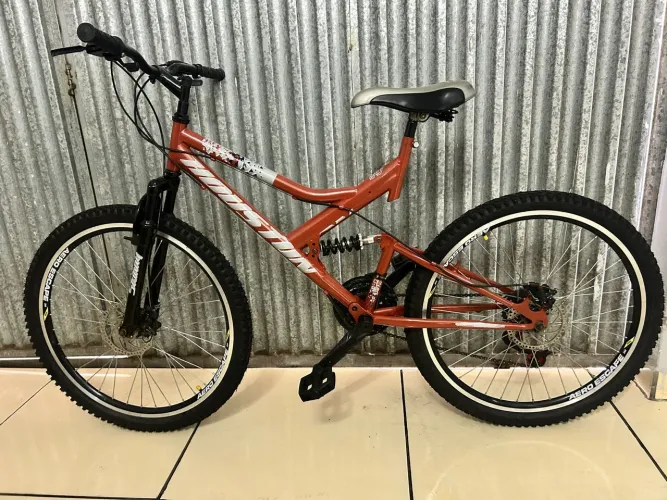 Bicicleta Houston Aro 26 Laranja - Freio a Disco e Dupla Suspensão