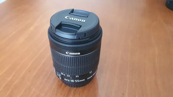 Lente Canon EF-S 18-55mm f/3.5-5.6 IS STM + case rígido DedCases