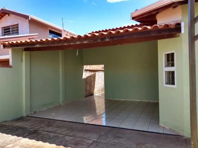 Oportunidade! Vendo terreno com duas casas construídas em Artur Nogueira/SP