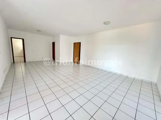 Apartamento no Ilhotas com 4 suítes
