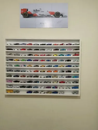 Estante para Hotwheels.