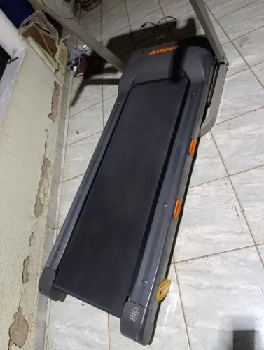 Esteira pra 130 kls bem conservada