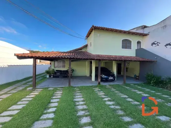 Casa linear em Costazul com 3 quartos
