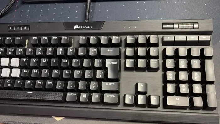 Teclado RGB Corsair K70 MK2 Low Profile
