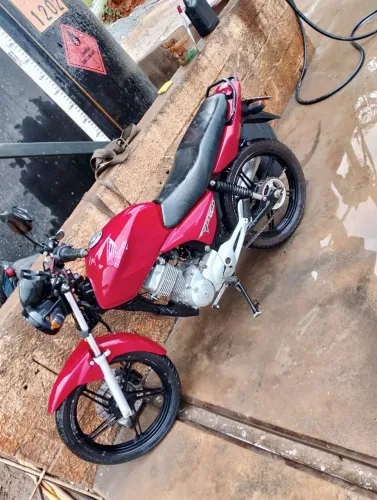 Vende-se moto Titan 150 2006 ks
