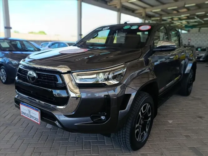 Toyota Hilux CD SRX Plus 4X4 2.8 TDI Die. Aut. 2025