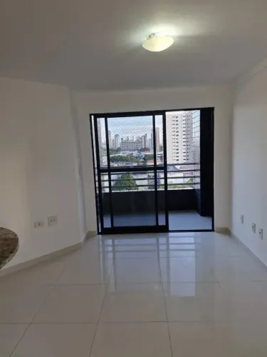 Laise mostra AP no Petrópolis Residence