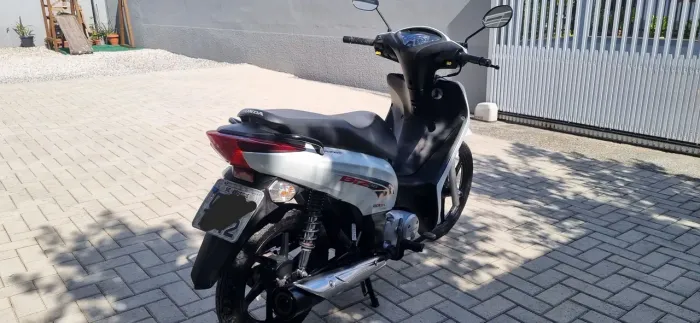 Honda Biz 2015 Completa. ACEITO CARRO DE MAIOR VALOR NA TROCA