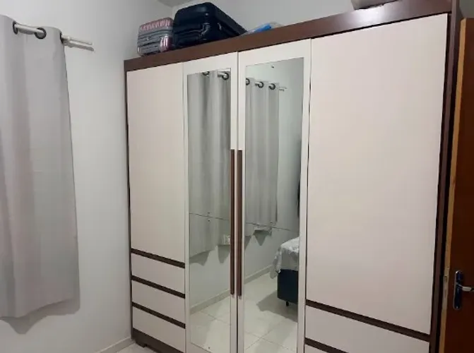 Roupeiro Casal com 6 portas lindo