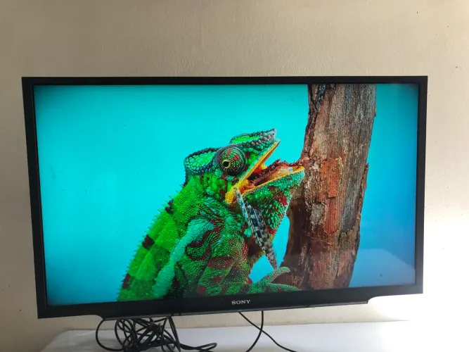 TV SONY SMART 32 acompanha Suporte e Antena