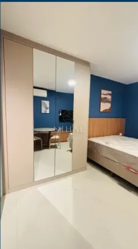 Studio mobiliado de 25 m² em prédio novo no Centro, perto da UFPR e do Hospital de Clínica