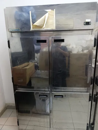 Geladeira Comercial 4 portas 