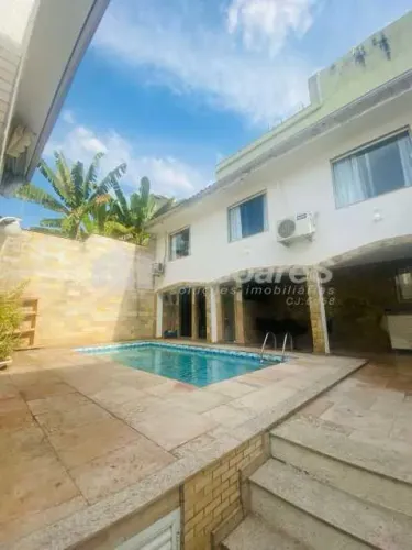 Casa de rua : Duplex / Residencial / Vila Valqueire