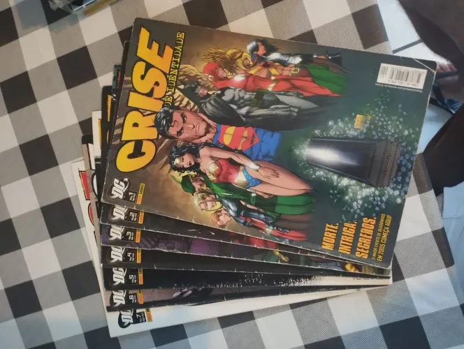 Hq DC - Crise de identidade