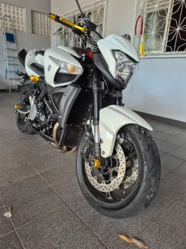 ? Suzuki B-King 1300cc ? Potência, Exclusividade e Presença! A lenda está a venda!