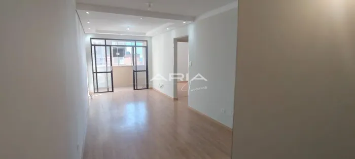 Apartamento à VENDA no Condomínio Edifício Regina Izabel, Centro - Londrina