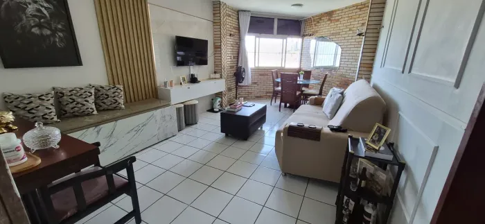 BAIXOU!!! APTO 100M DA PRAIA MOBILIADO 61M2 COM 2 QUARTOS, BANHEIRA, 1 VAGA, ENERGIA SOLAR