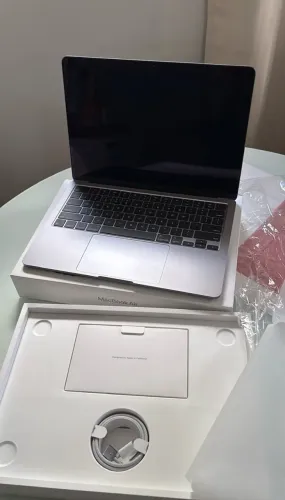 MacBook Air M2 2022