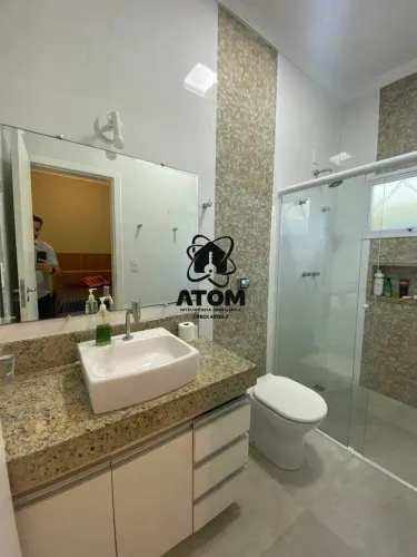Casa térrea com piscina para Venda ou Locação em condomínio