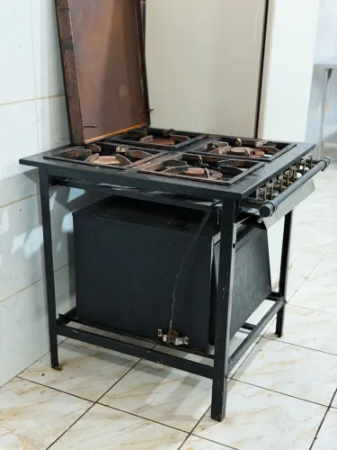Fogão industrial 4 bocas + forno